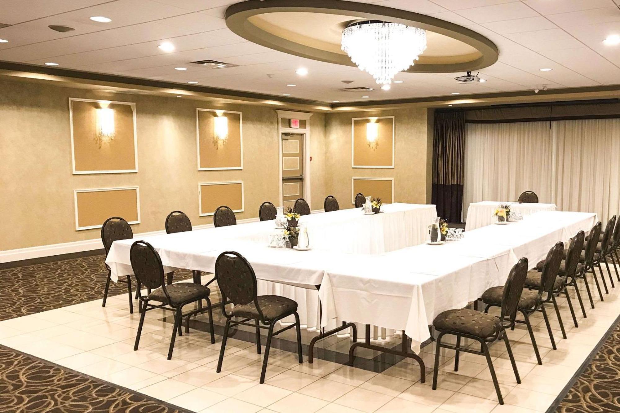 סטראטפורד Rodeway Inn Festival מראה חיצוני תמונה