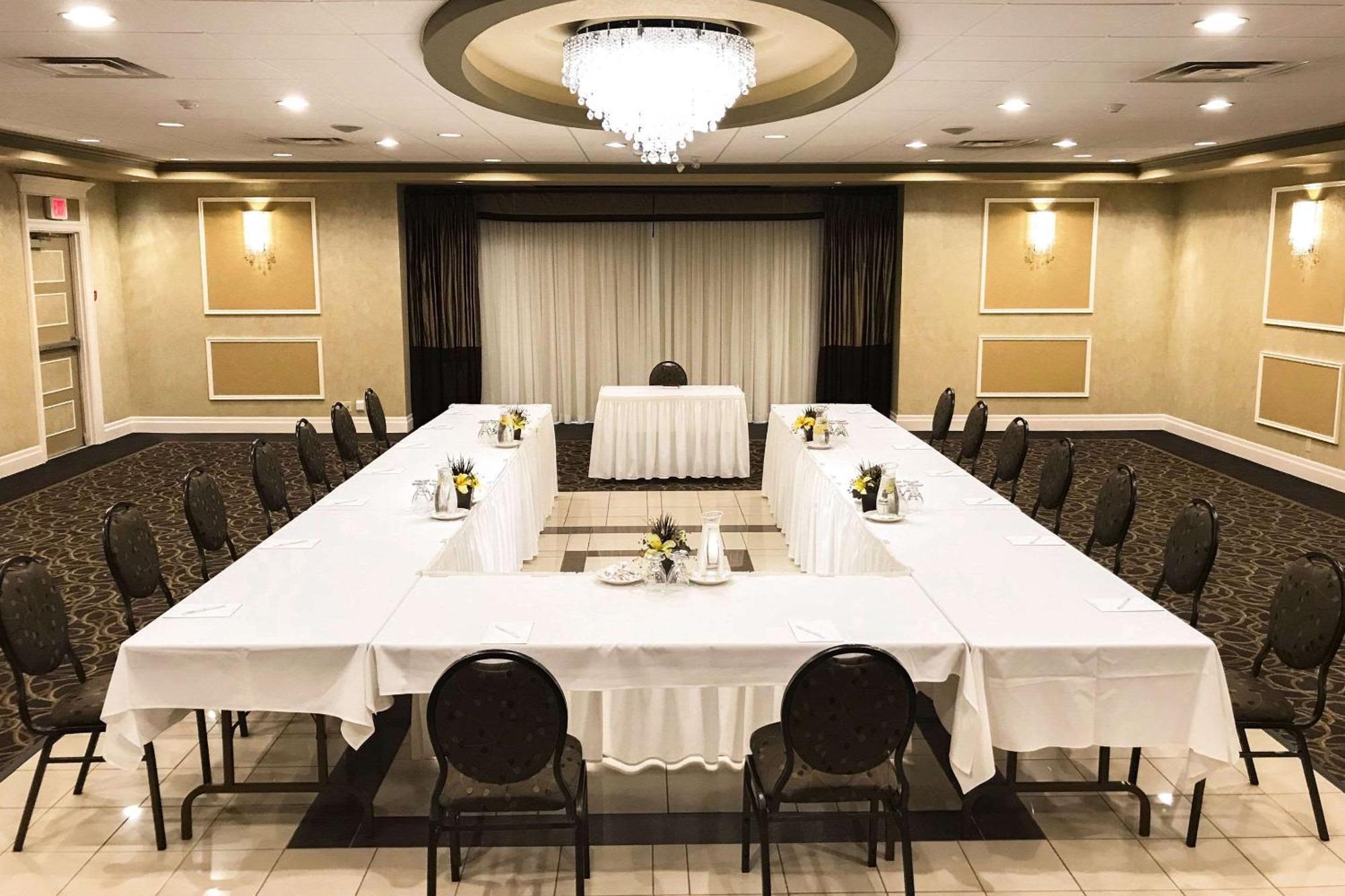 סטראטפורד Rodeway Inn Festival מראה חיצוני תמונה